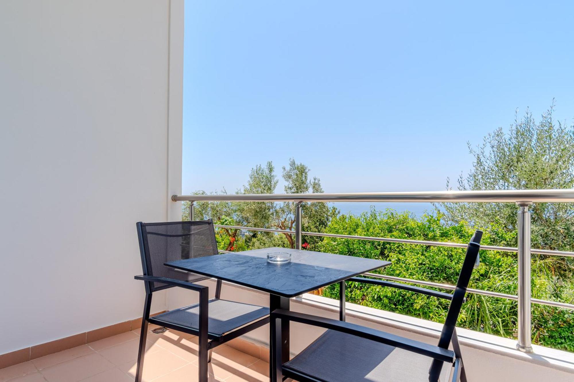 Aphrodite'S Garden Himare Exterior photo