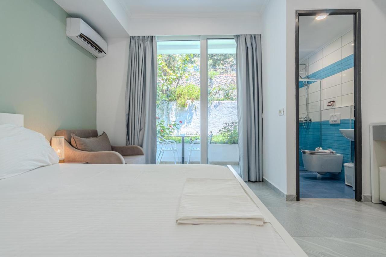 Aphrodite'S Garden Himare Exterior photo